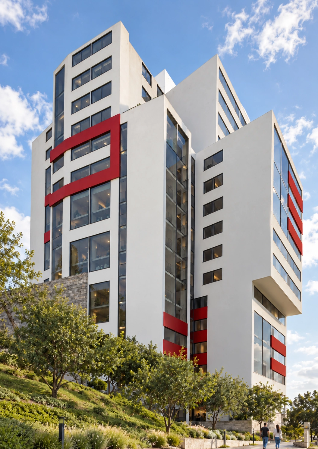 Torres blancas con franjas rojas y peatones